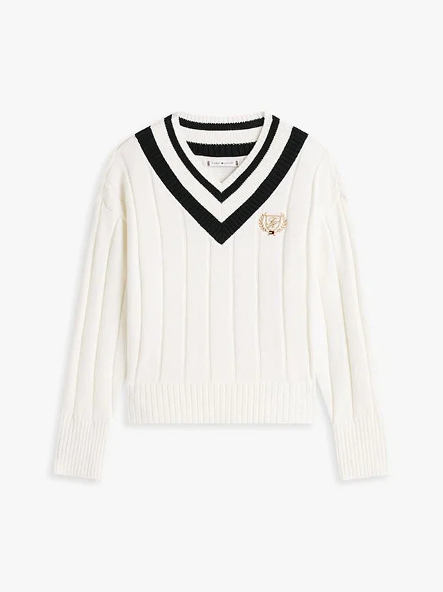 Laurel Leaf Logo Cricket Sweater Laurel Leaf Logo Cricket Sweater