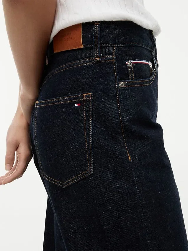 Mid-Rise Selvedge Loose Straight Jean Mid-Rise Selvedge Loose Straight Jean