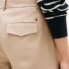 Pleated Twill Barrel Chino Pleated Twill Barrel Chino