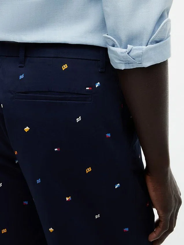Regular Fit 9″ Sailing Flag Print Short Regular Fit 9″ Sailing Flag Print Short