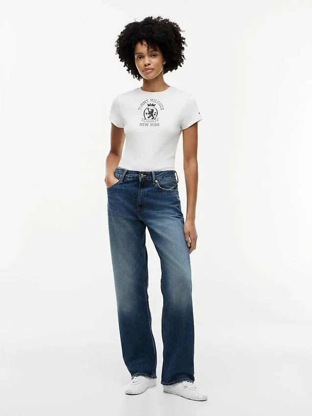 Slim Fit Garment-Dyed Crest Logo T-Shirt Slim Fit Garment-Dyed Crest Logo T-Shirt