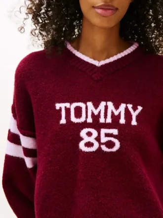 Tommy Jeans 85 Varsity V-Neck Sweater