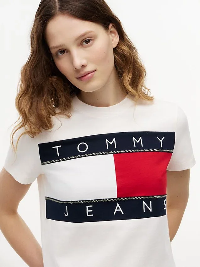 Tommy Jeans Big Flag Logo T-Shirt Tommy Jeans Big Flag Logo T-Shirt