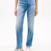 Tommy Jeans Button-Fly Straight Jean