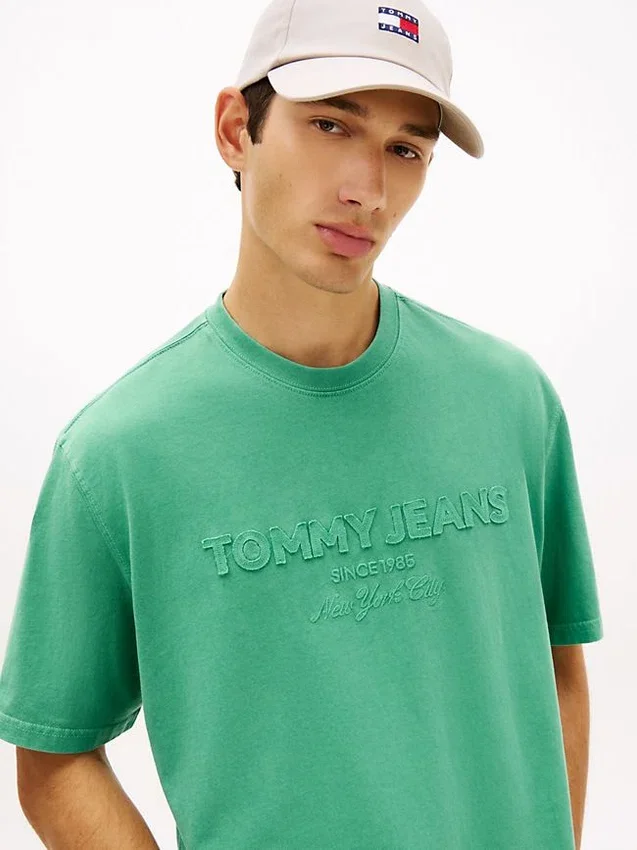 Tommy Jeans Distressed Logo T-Shirt Tommy Jeans Distressed Logo T-Shirt