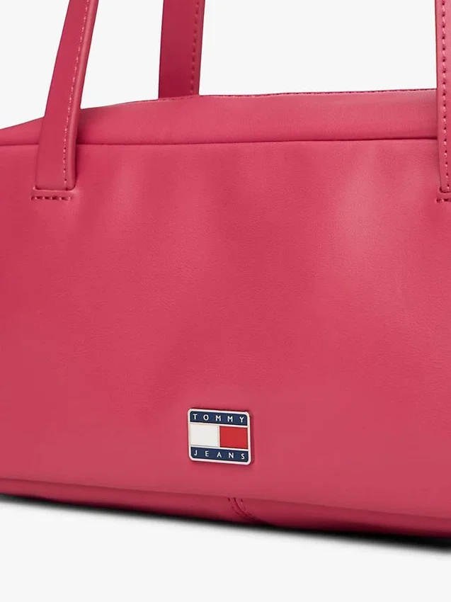 Tommy Jeans East-West Shoulder Bag Tommy Jeans East-West Shoulder Bag