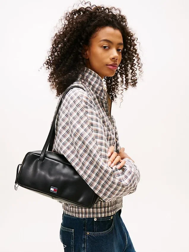 Tommy Jeans East-West Shoulder Bag Tommy Jeans East-West Shoulder Bag
