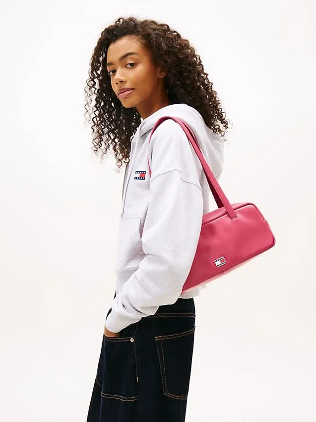 Tommy Jeans East-West Shoulder Bag Tommy Jeans East-West Shoulder Bag
