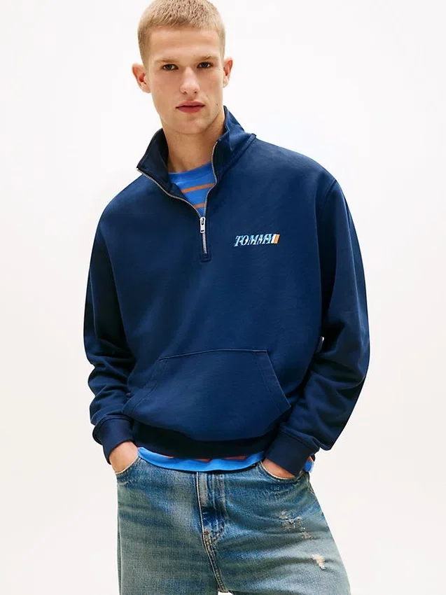 Tommy Jeans Logo Quarter-Zip Sweatshirt Tommy Jeans Logo Quarter-Zip Sweatshirt