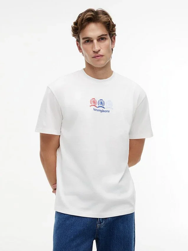 Tommy Jeans Multi-Crest Logo T-Shirt Tommy Jeans Multi-Crest Logo T-Shirt