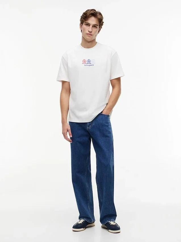 Tommy Jeans Multi-Crest Logo T-Shirt Tommy Jeans Multi-Crest Logo T-Shirt