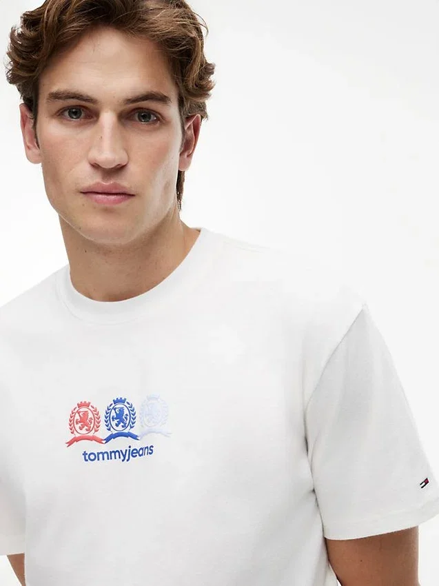Tommy Jeans Multi-Crest Logo T-Shirt Tommy Jeans Multi-Crest Logo T-Shirt