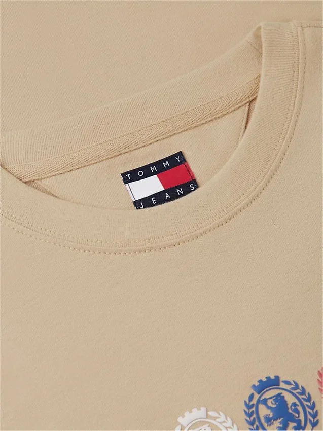 Tommy Jeans Multi-Crest Logo T-Shirt Tommy Jeans Multi-Crest Logo T-Shirt