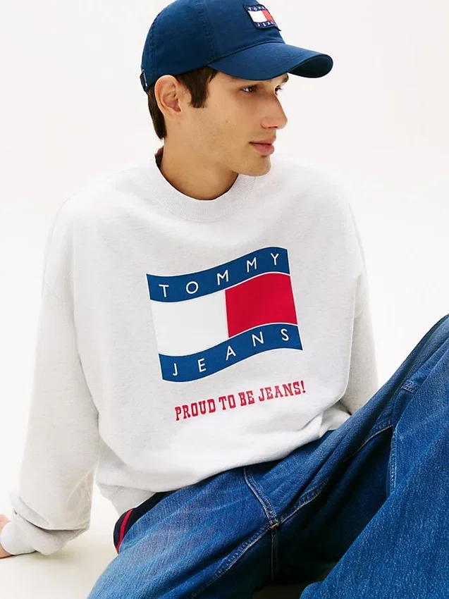 Tommy Jeans Wavy Flag Logo Sweatshirt Tommy Jeans Wavy Flag Logo Sweatshirt