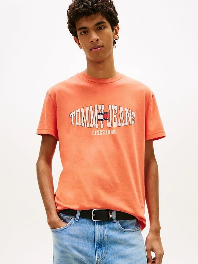 Tommy Jeans Wavy Flag Logo T-Shirt Tommy Jeans Wavy Flag Logo T-Shirt