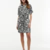 Tropical Print Linen-Blend Shirtdress Tropical Print Linen-Blend Shirtdress